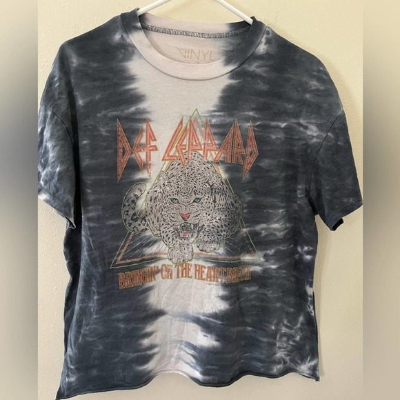 Vinyl Icons Modern Vintage Style Def Leppard Bringin On the Heartbreak T Shirt - Picture 1 of 5